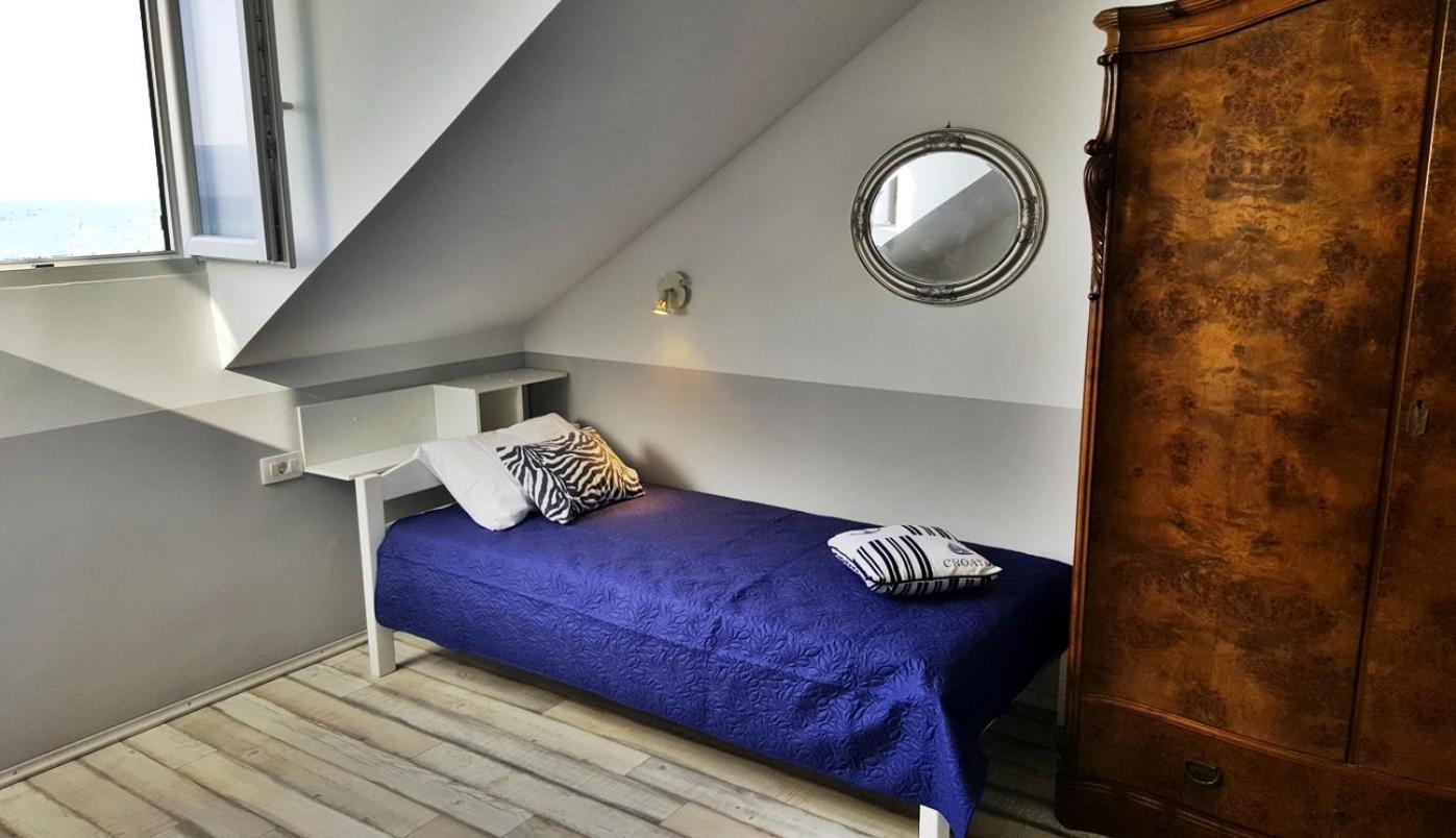 Apartments By The Sea Krilo Jesenice, Omis - 15145 Jesenice  Room photo