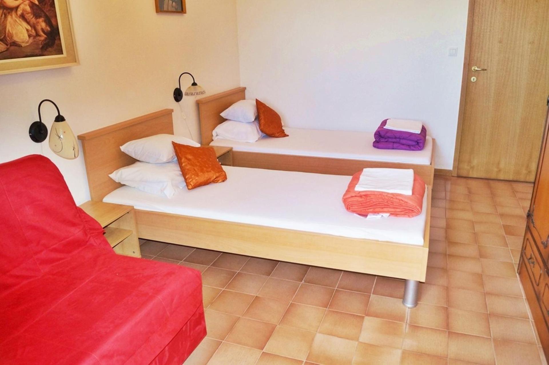 Apartments By The Sea Krilo Jesenice, Omis - 15145 Jesenice  Room photo